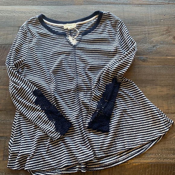 NWT No Comment Plus NY LA Blue white Striped Lace Sleeves Stretch Top Size 1X - Picture 5 of 9